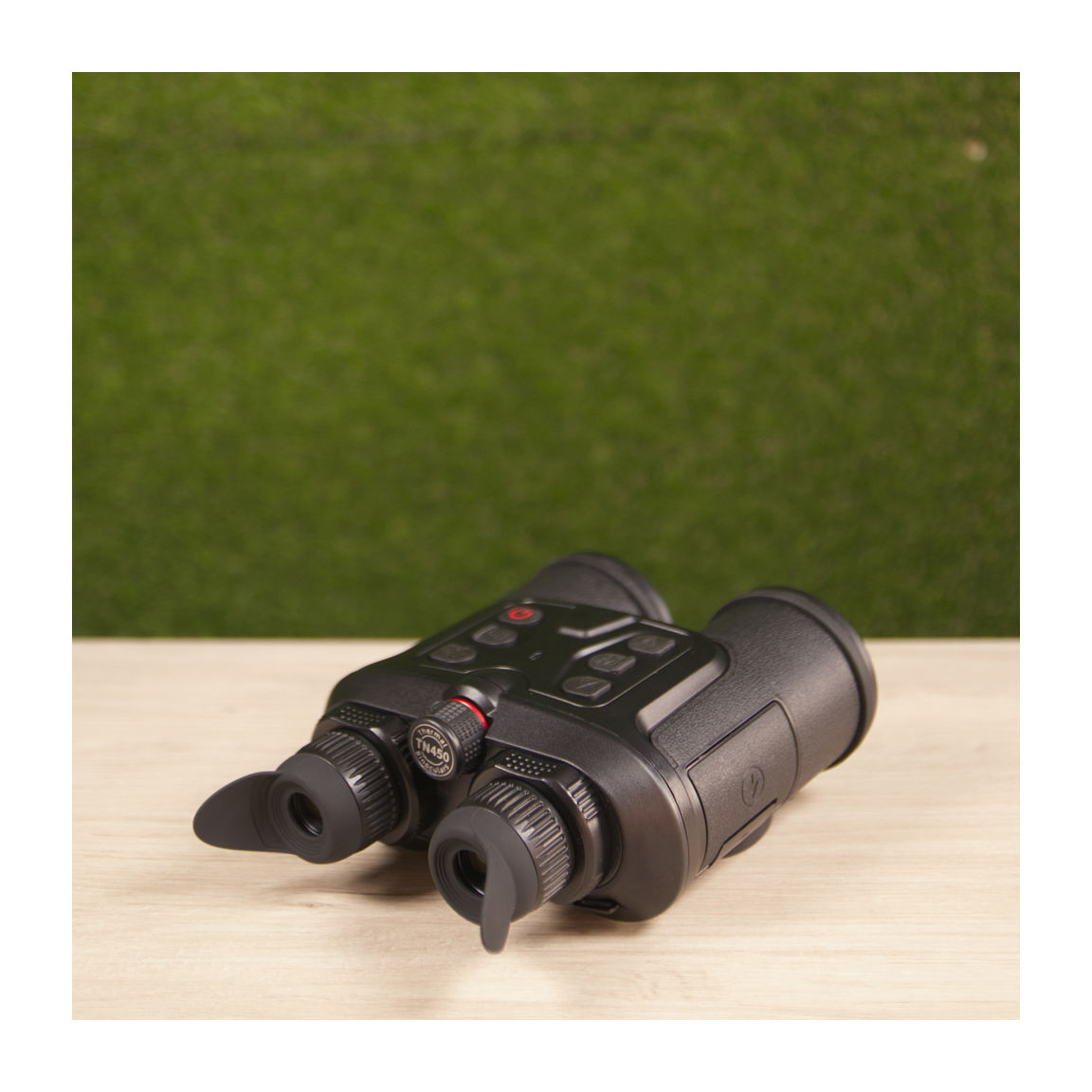 Plantilla para fotografías de productos optimizadas para web segunda mano_12 Prismáticos térmicos Guide TN450 de segunda mano